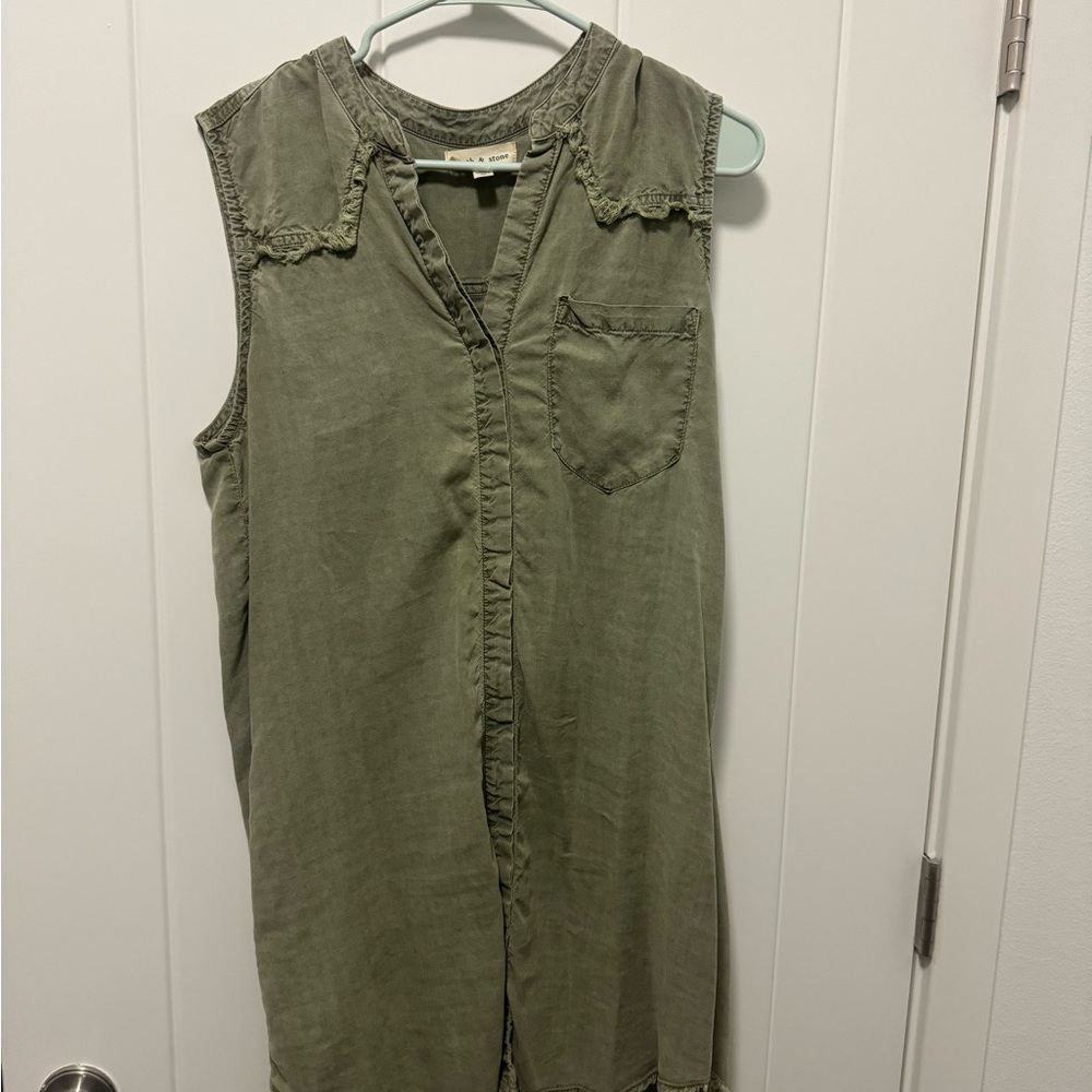 Cloth and Stone Medium Dress raw hem, back buttons